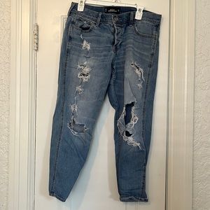 Hollister Vintage Boyfriend distressed jeans with button fly